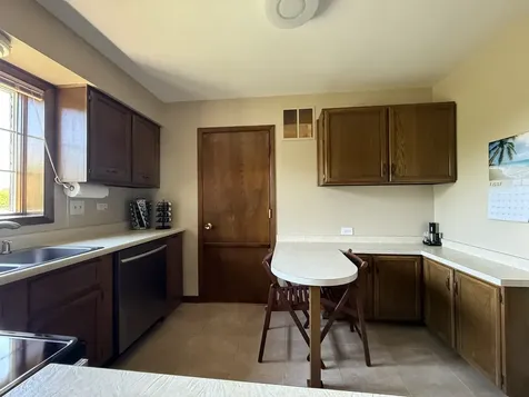 6135 Essex Court Willowbrook IL 60527