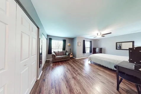 263 South Collins Street South Elgin IL 60177