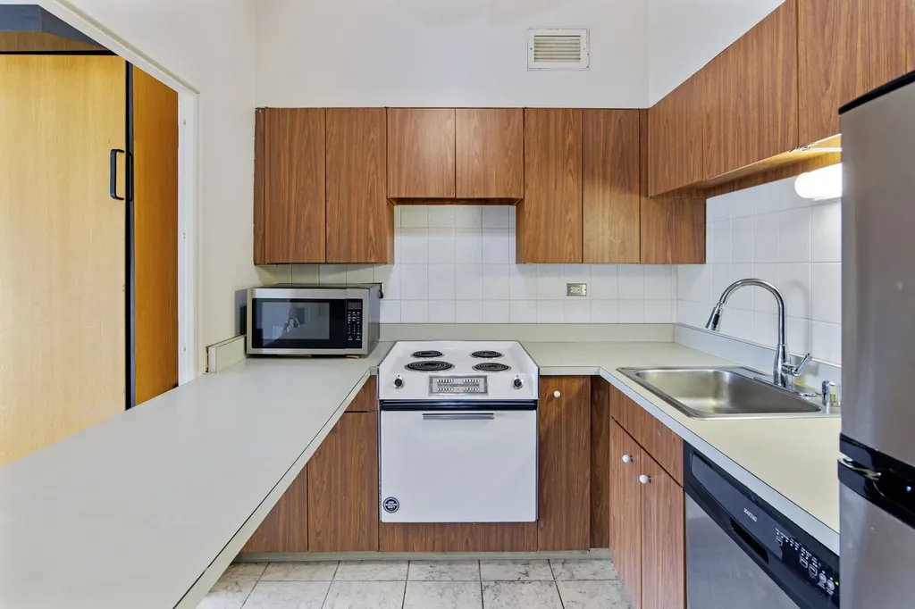 175 East Delaware Place Chicago IL 60611