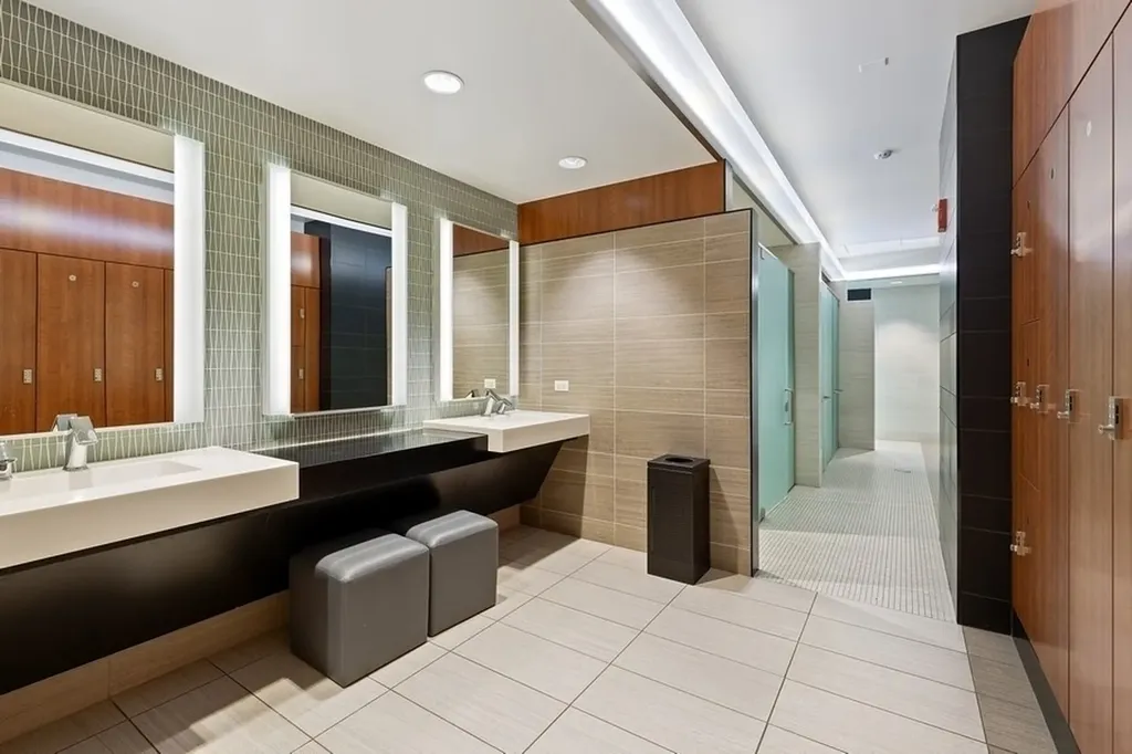 175 East Delaware Place Chicago IL 60611