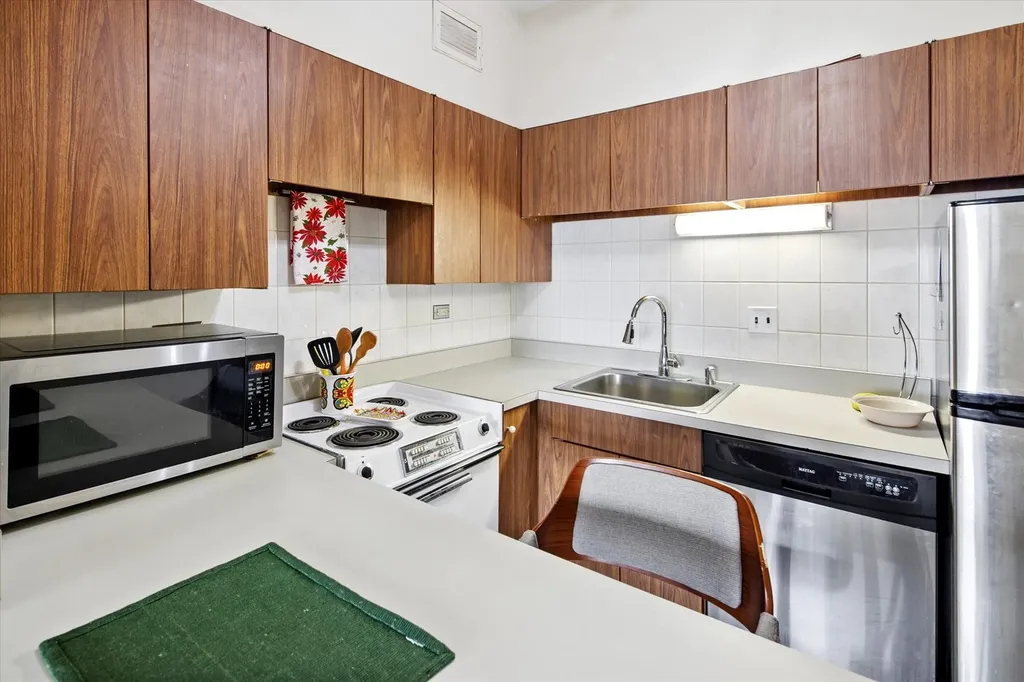 175 East Delaware Place Chicago IL 60611