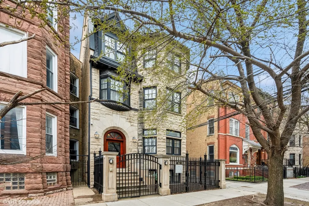746 West Belden Avenue Chicago IL 60614