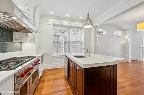746 West Belden Avenue Chicago IL 60614