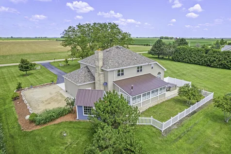 1758 North 44th Road Leland IL 60531