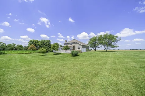 1758 North 44th Road Leland IL 60531