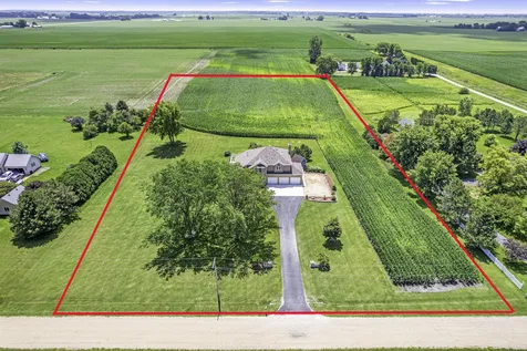 1758 North 44th Road Leland IL 60531