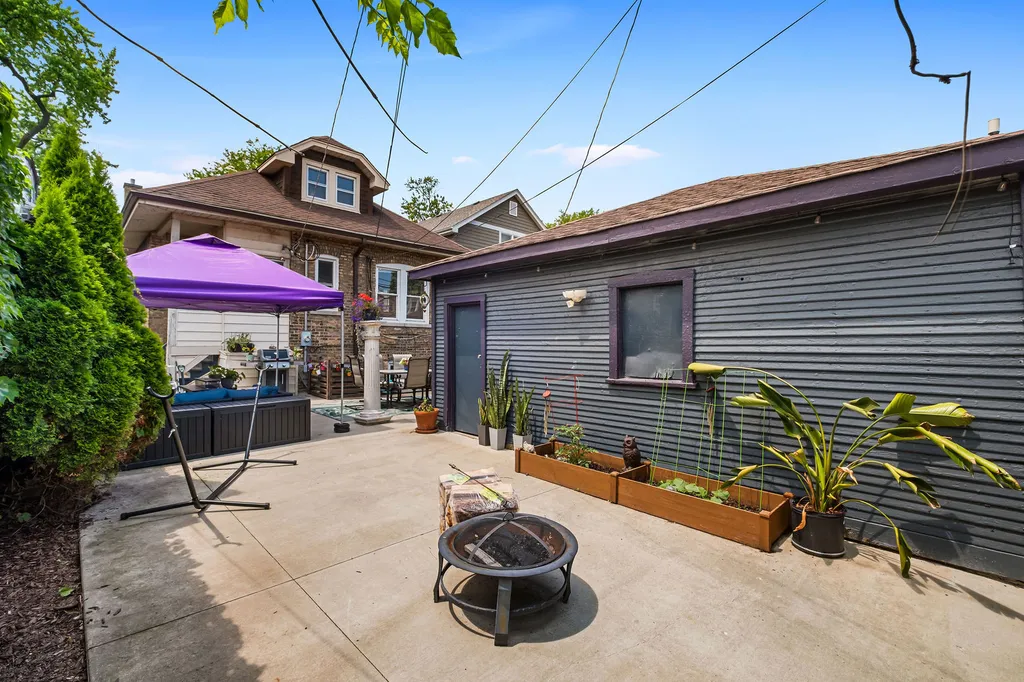 6141 North Maplewood Avenue Chicago IL 60659