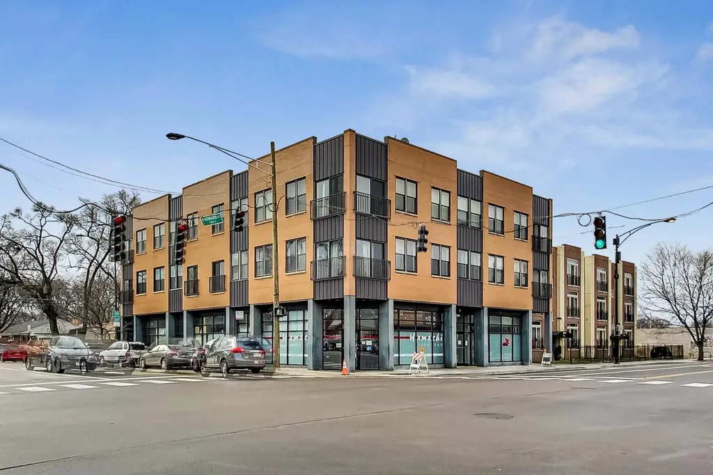 2807 West Howard Street Chicago IL 60645