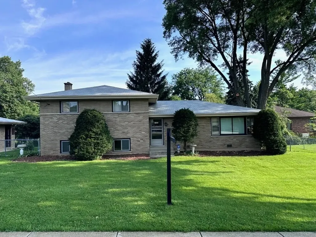 1030 West Kenilworth Avenue Palatine IL 60067