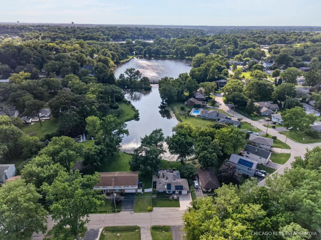 325 Council Trail Lake In The Hills IL 60156