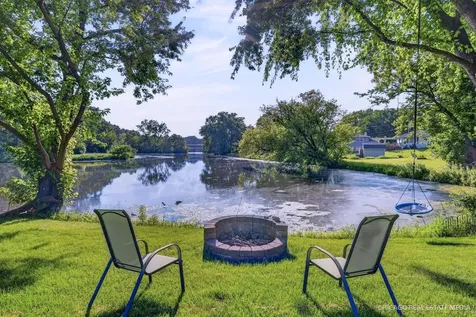 325 Council Trail Lake In The Hills IL 60156