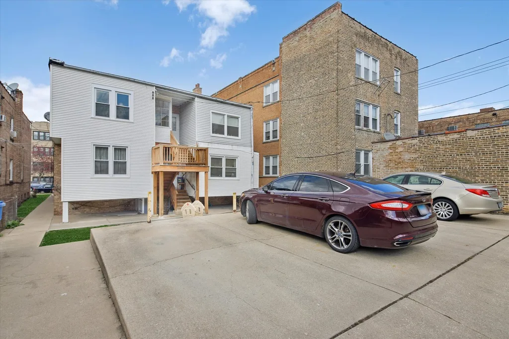 2545 West Summerdale Avenue Chicago IL 60625