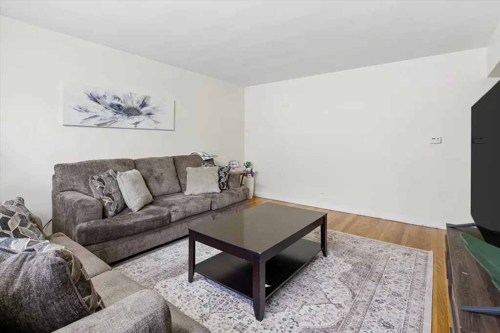 2545 West Summerdale Avenue Chicago IL 60625