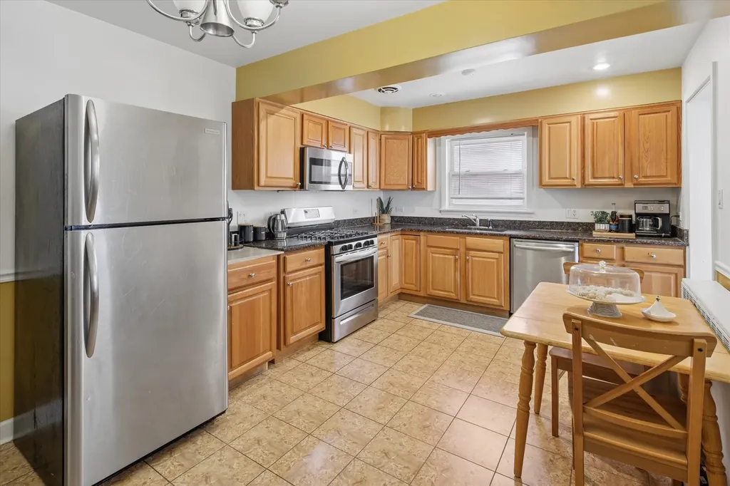 2545 West Summerdale Avenue Chicago IL 60625