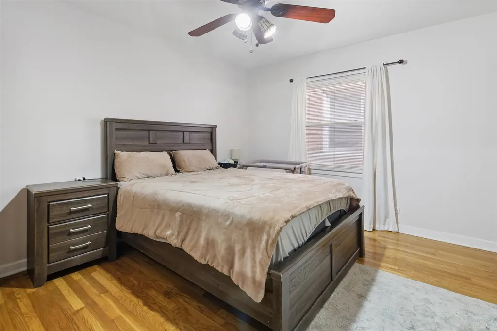 2545 West Summerdale Avenue Chicago IL 60625