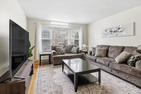 2545 West Summerdale Avenue Chicago IL 60625