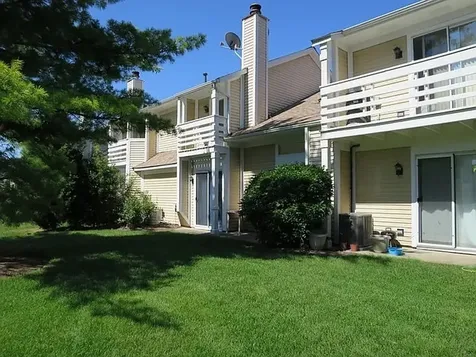 1042 Courtland Drive Buffalo Grove IL 60089