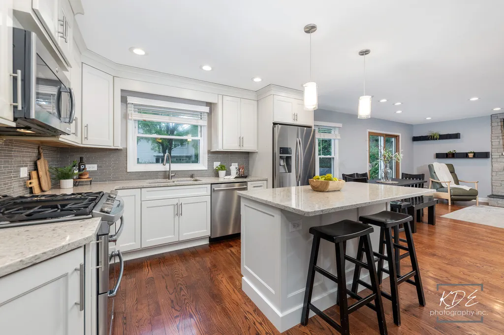 605 Hyde Park Lane Naperville IL 60565