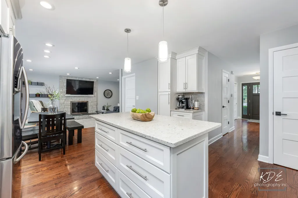 605 Hyde Park Lane Naperville IL 60565