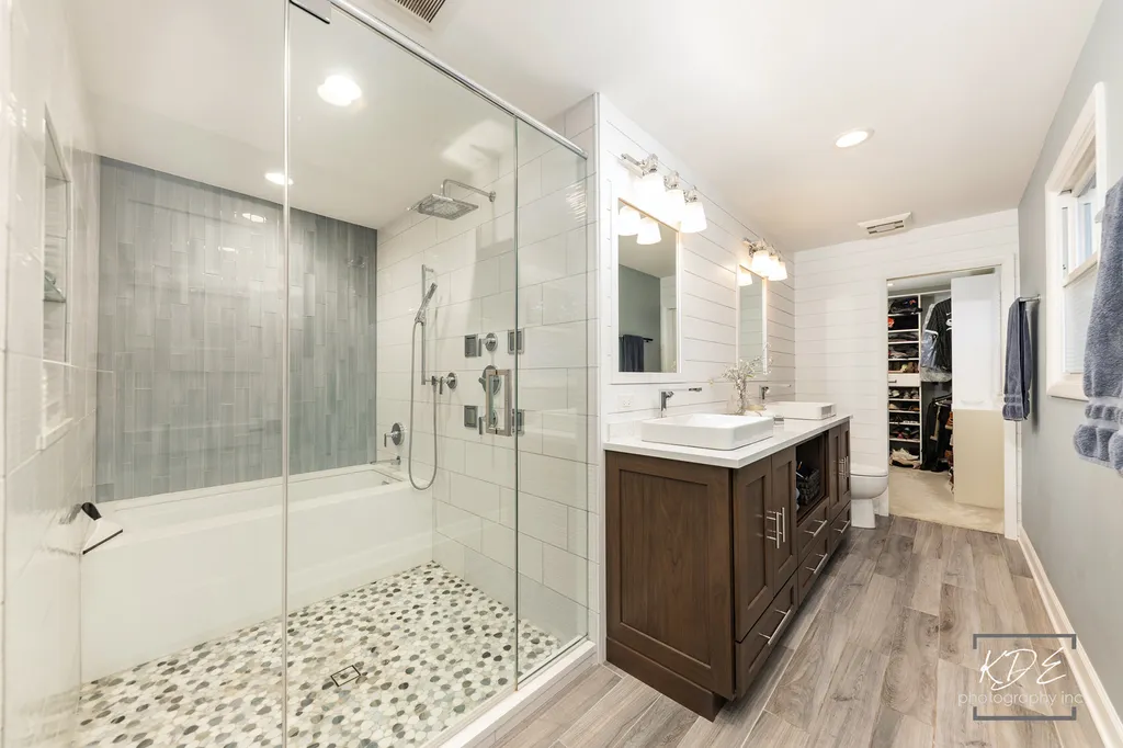 605 Hyde Park Lane Naperville IL 60565