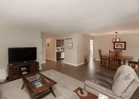 1205 35TH Street Drive Moline IL 61265