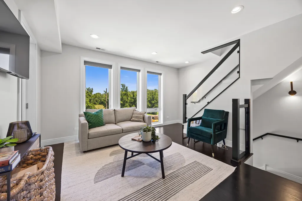 3901 South Lake Park Avenue Chicago IL 60653