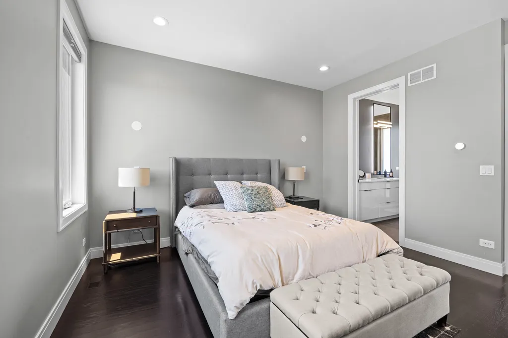 3901 South Lake Park Avenue Chicago IL 60653