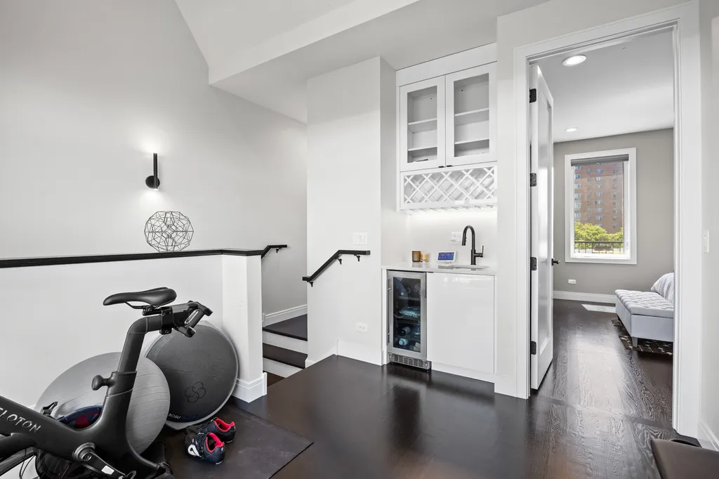 3901 South Lake Park Avenue Chicago IL 60653