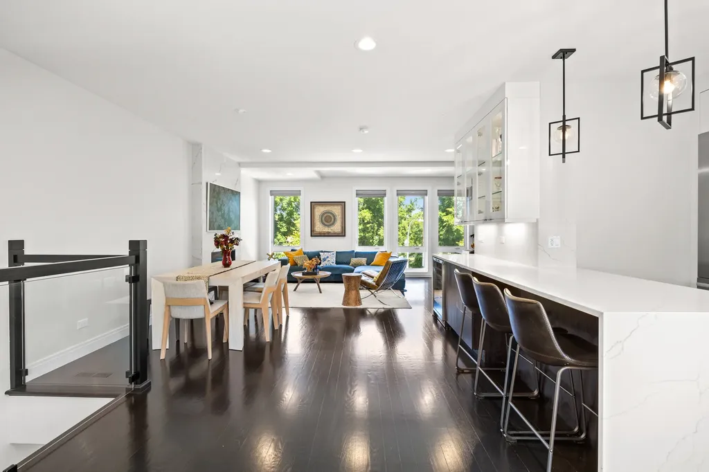 3901 South Lake Park Avenue Chicago IL 60653