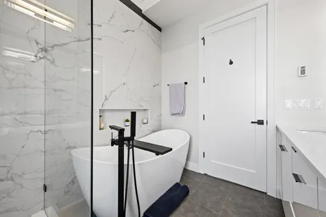 3901 South Lake Park Avenue Chicago IL 60653
