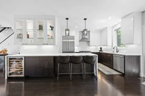 3901 South Lake Park Avenue Chicago IL 60653