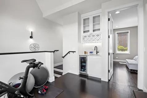 3901 South Lake Park Avenue Chicago IL 60653