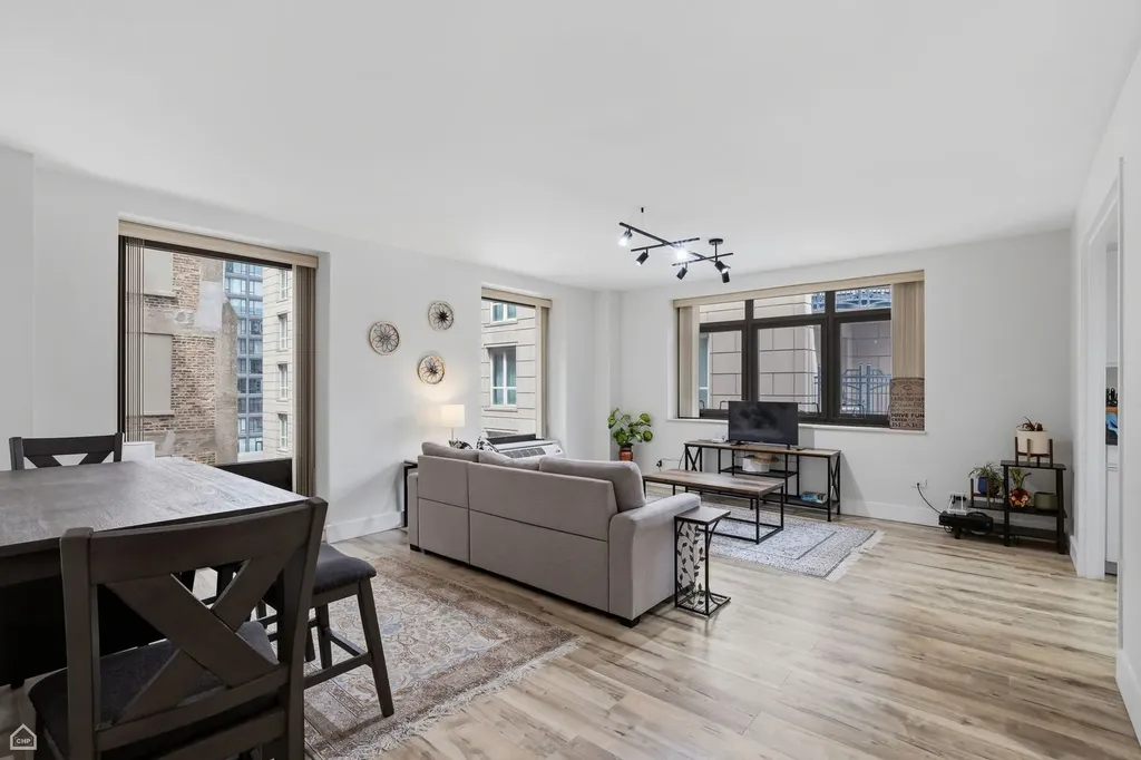 40 East Delaware Place Chicago IL 60611