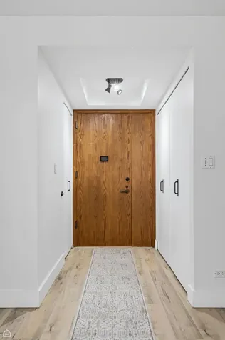 40 East Delaware Place Chicago IL 60611
