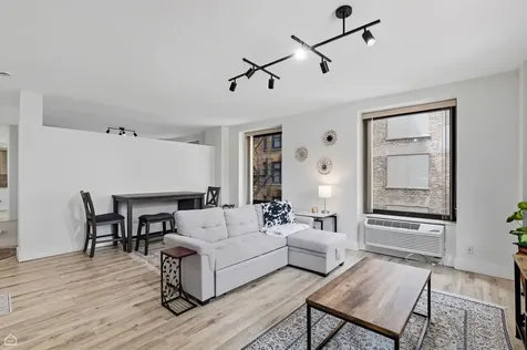 40 East Delaware Place Chicago IL 60611