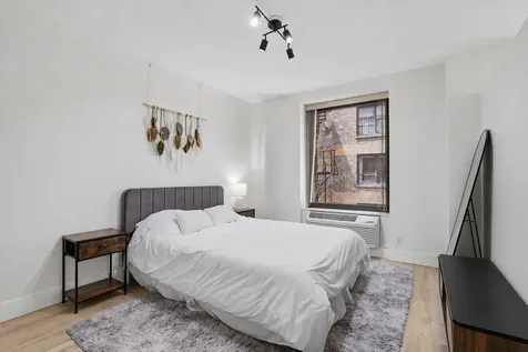 40 East Delaware Place Chicago IL 60611