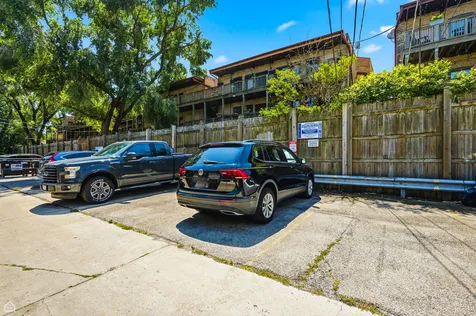 1044 West Byron Street Chicago IL 60613