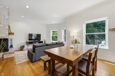 1044 West Byron Street Chicago IL 60613
