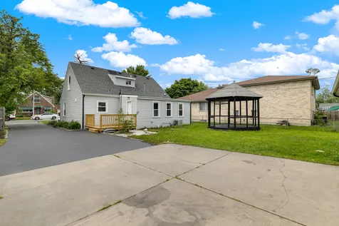 7835 Massasoit Avenue Burbank IL 60459