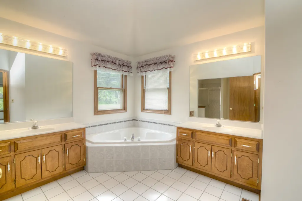 650 Lavina Court Bolingbrook IL 60440