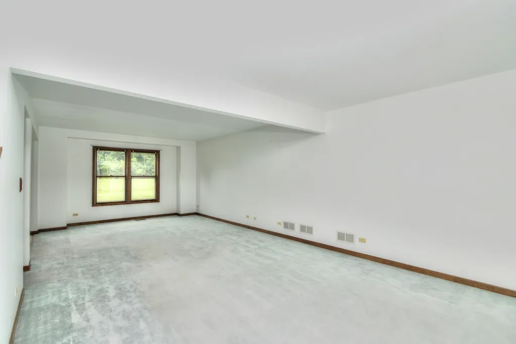 650 Lavina Court Bolingbrook IL 60440