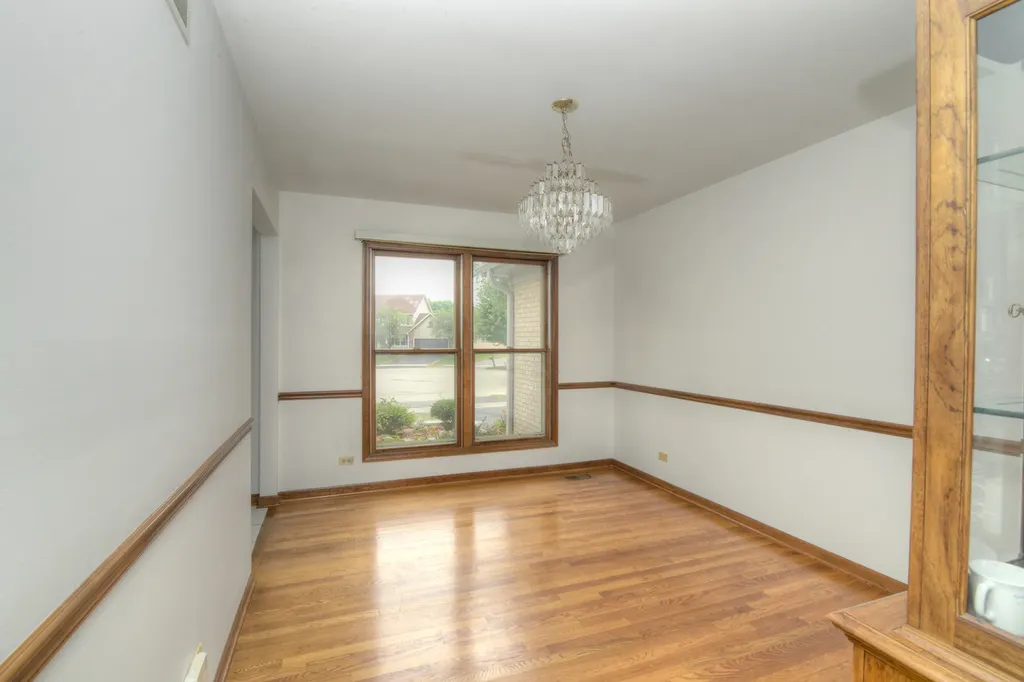 650 Lavina Court Bolingbrook IL 60440