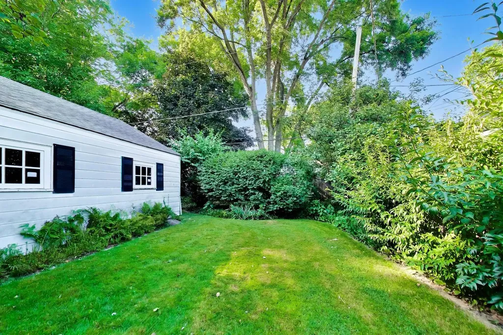 2222 Chestnut Avenue Wilmette IL 60091
