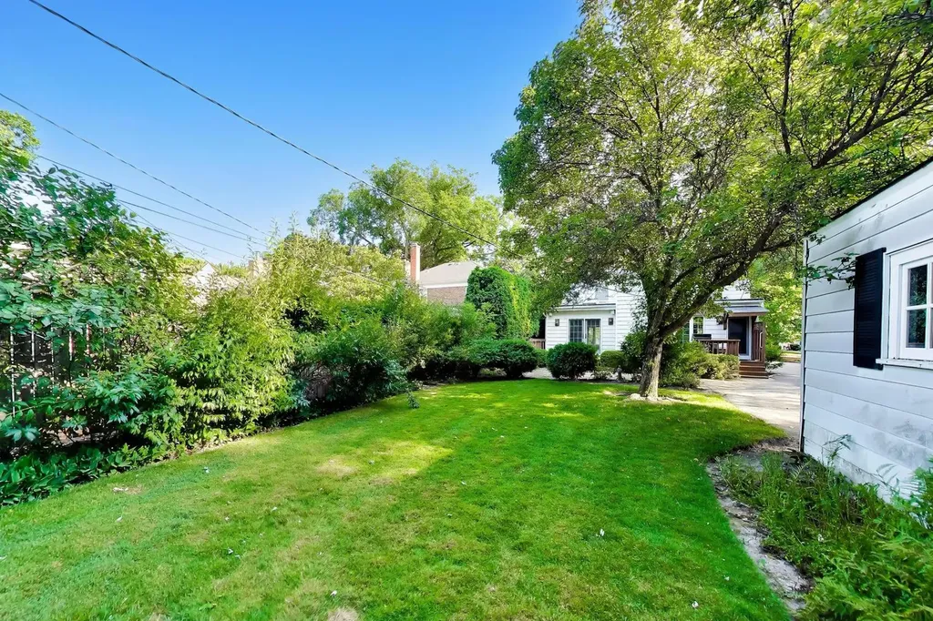 2222 Chestnut Avenue Wilmette IL 60091