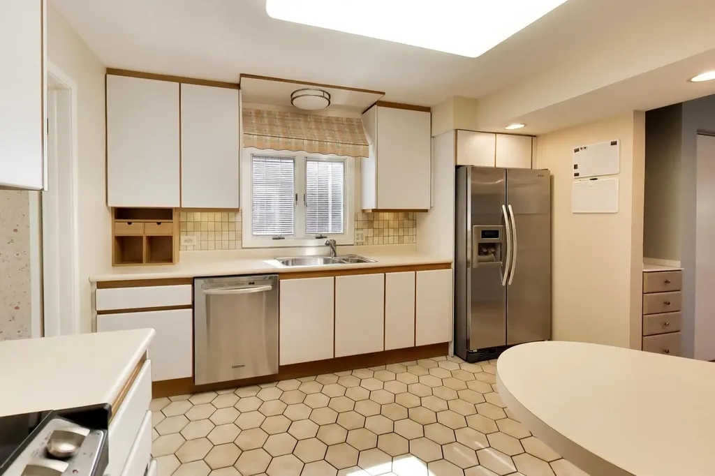 2222 Chestnut Avenue Wilmette IL 60091