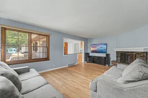 120 Plymouth Court Bartlett IL 60103