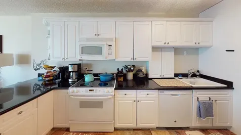 2754 North Hampden Court Chicago IL 60614