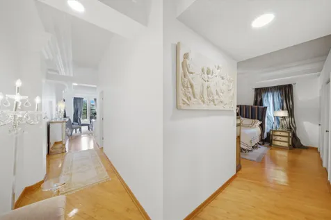 3323 North Paulina Street Chicago IL 60657