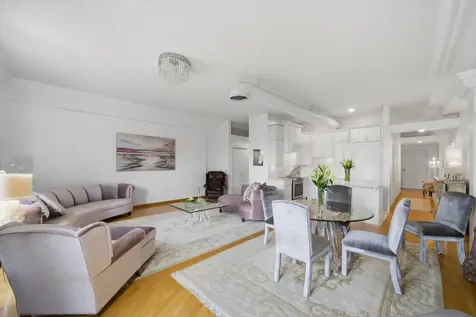 3323 North Paulina Street Chicago IL 60657