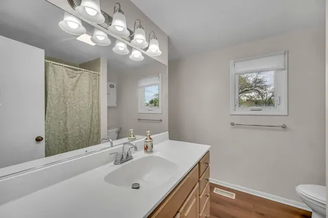 401 Greentree Parkway Libertyville IL 60048